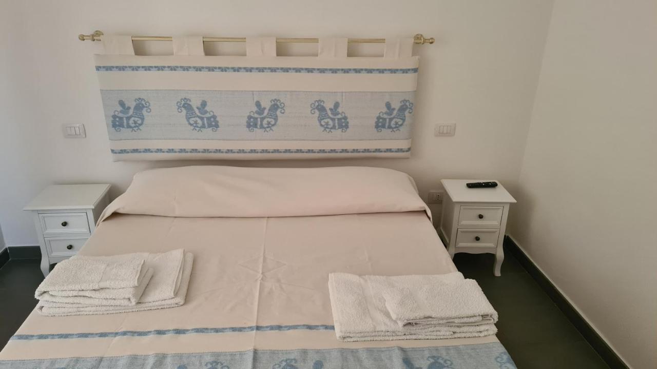 Red & Blue Rooms Olbia Ngoại thất bức ảnh
