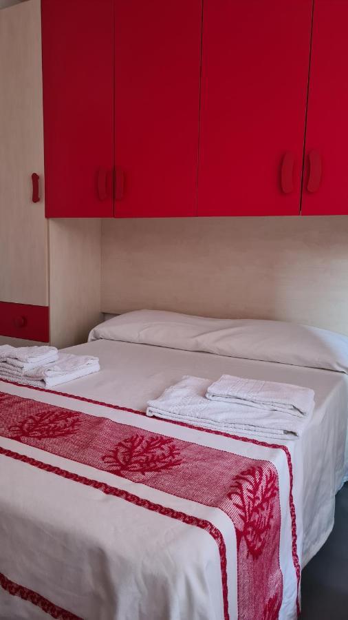 Red & Blue Rooms Olbia Ngoại thất bức ảnh
