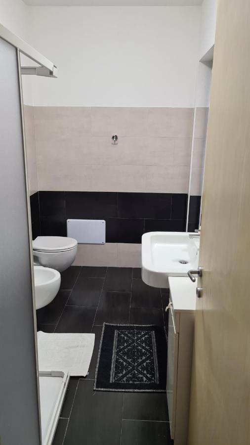 Red & Blue Rooms Olbia Ngoại thất bức ảnh