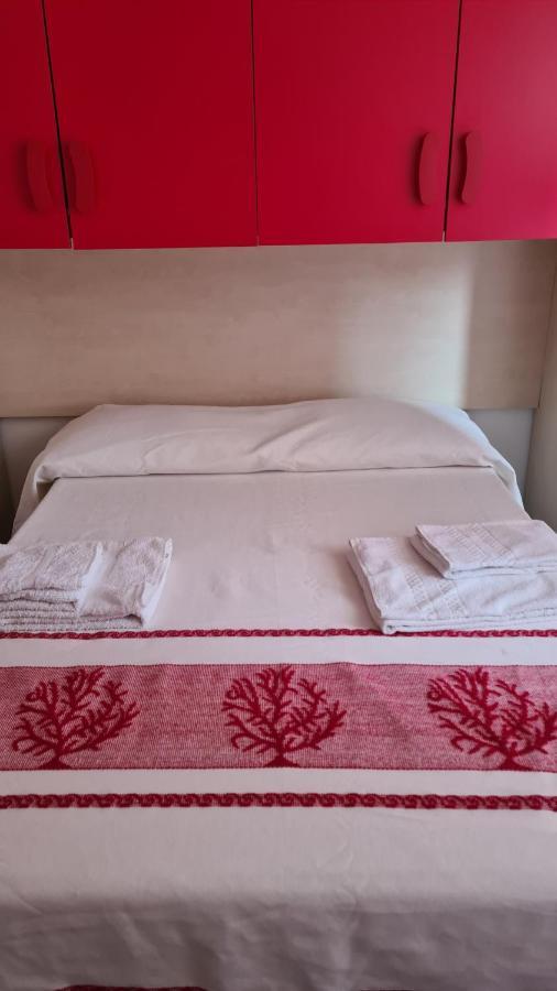 Red & Blue Rooms Olbia Ngoại thất bức ảnh