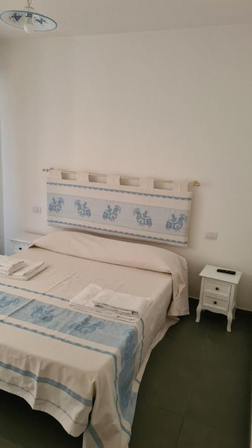 Red & Blue Rooms Olbia Ngoại thất bức ảnh